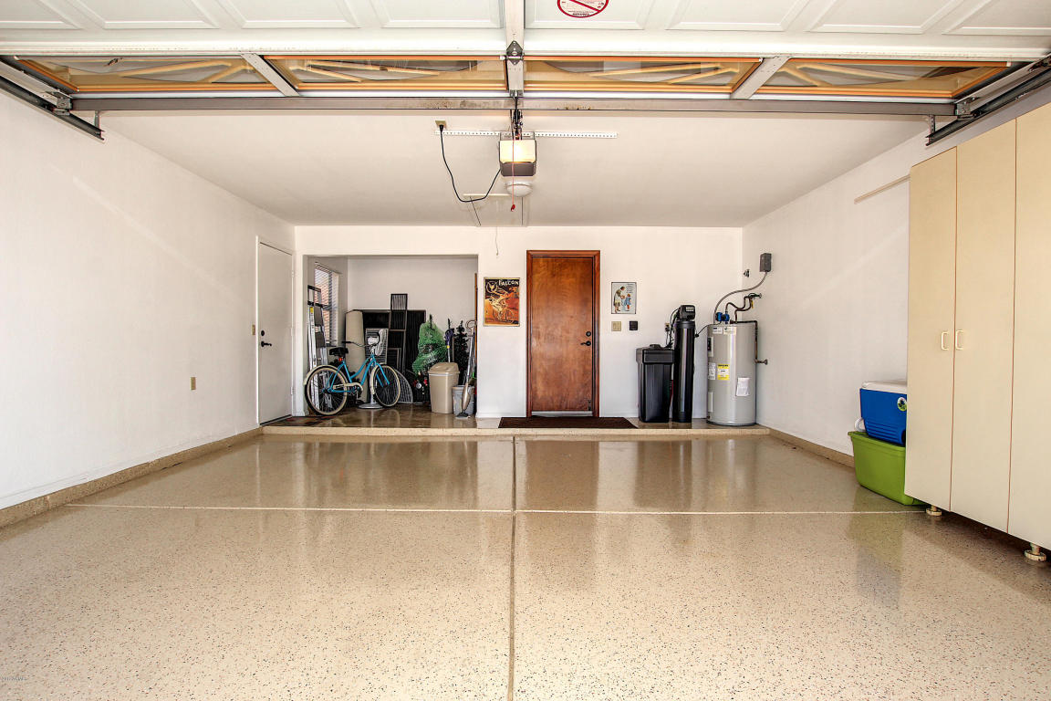 9603 W Menadota Dr Peoria AZ Garage